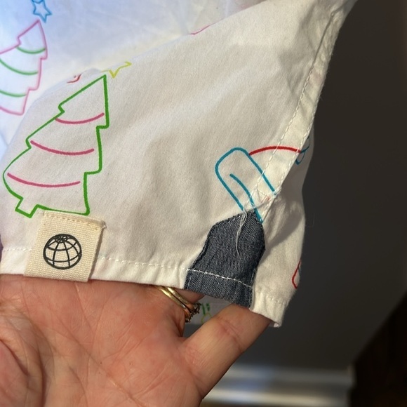 Free planet Men’s Christmas Holiday Short Sleeve Button Down Shirt NWT - Picture 8 of 11